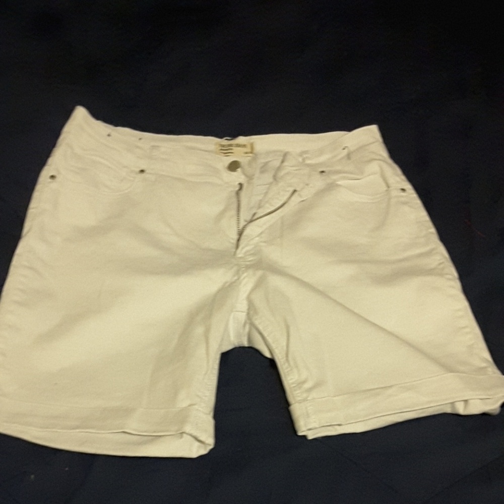 White Bermuda shorts 5 pockets